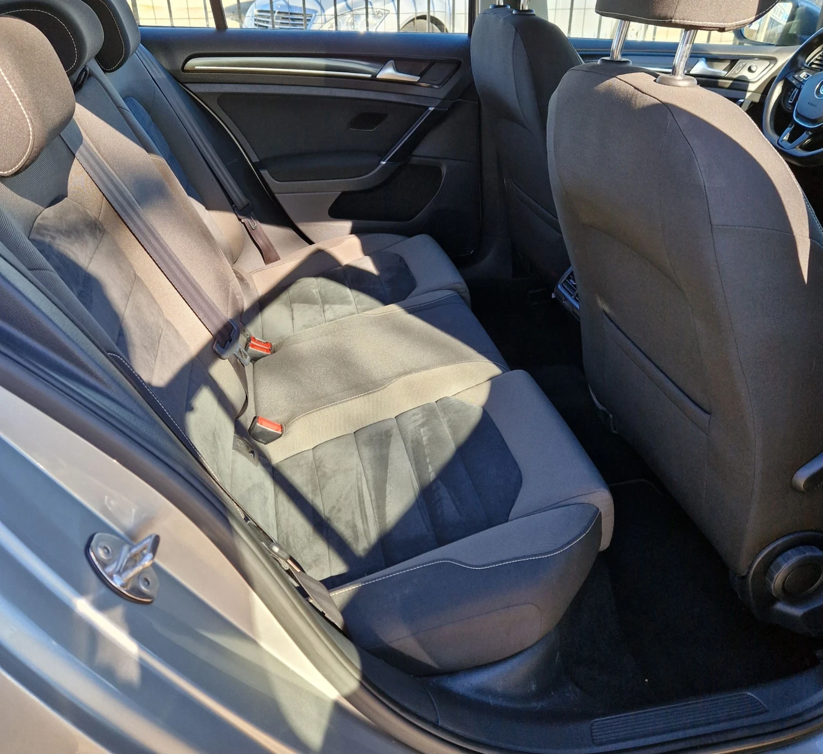 VW Golf 1.6TDI HIGH LINE, снимка 14 - Автомобили и джипове - 53783082