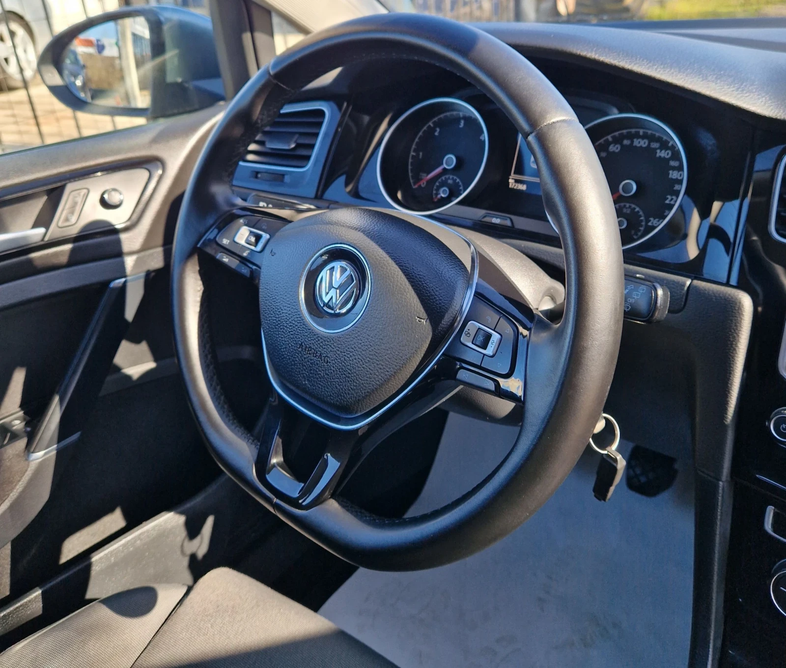 VW Golf 1.6TDI HIGH LINE, снимка 13 - Автомобили и джипове - 53783082