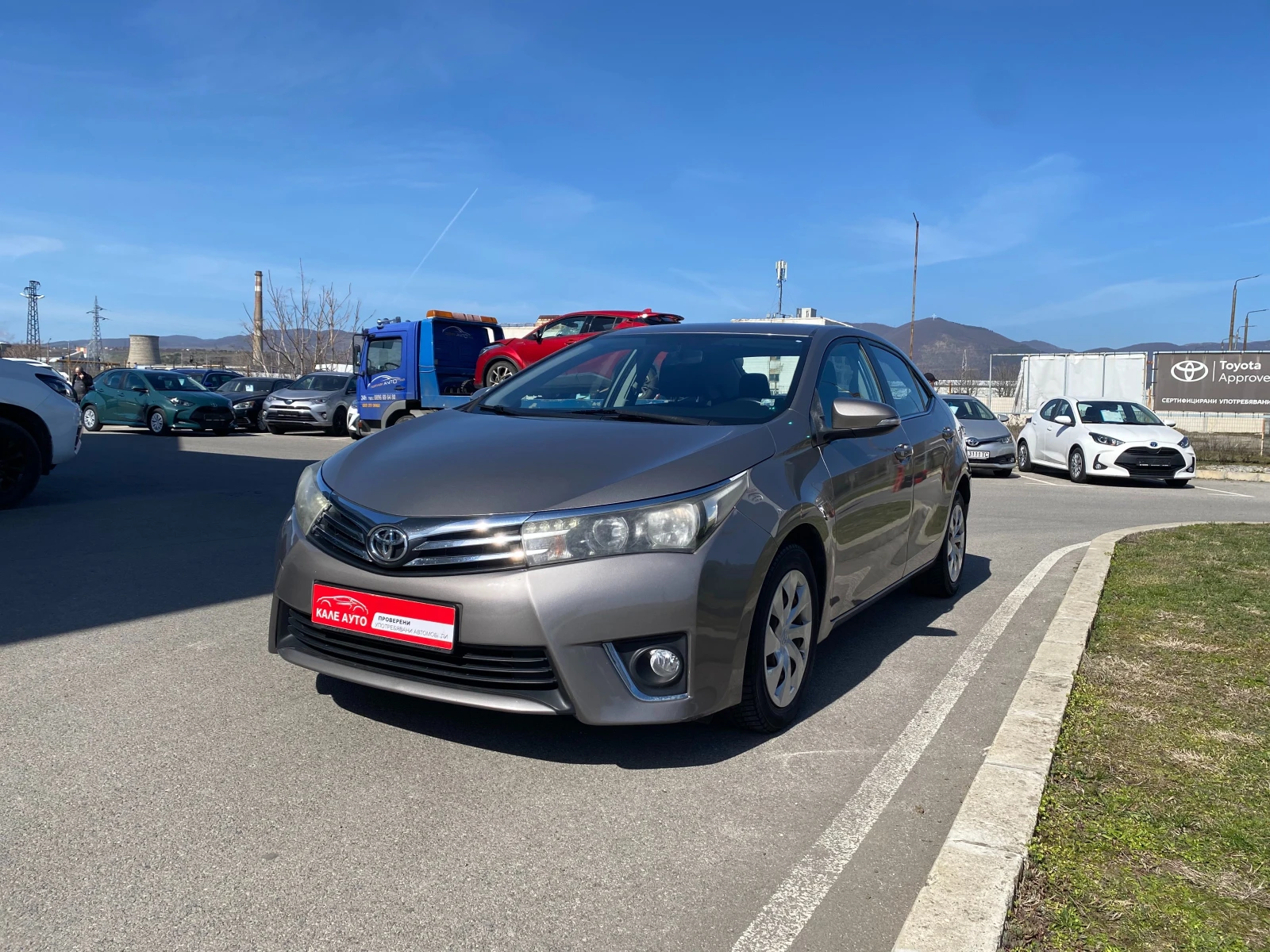 Toyota Corolla 1.6 AT , снимка 8 - Автомобили и джипове - 53805207