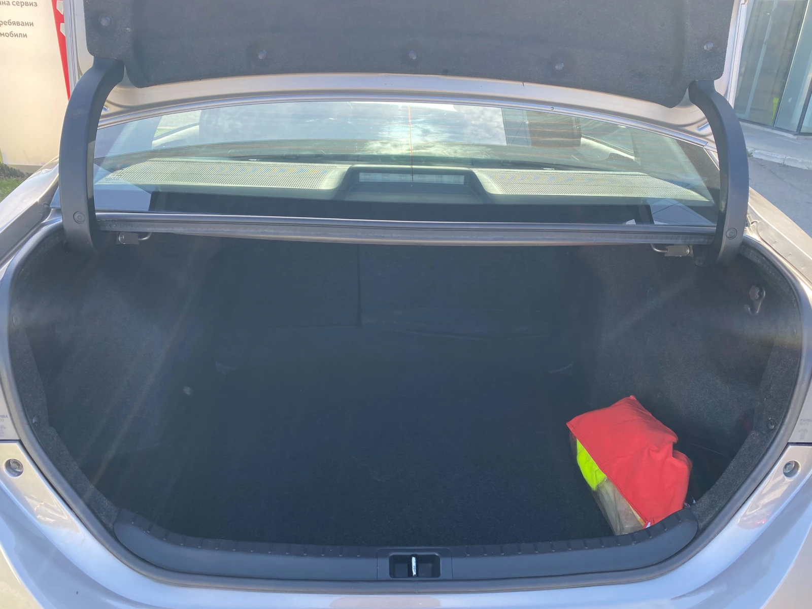 Toyota Corolla 1.6 AT , снимка 9 - Автомобили и джипове - 53805207