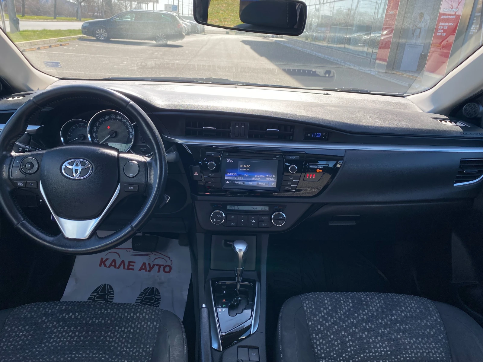 Toyota Corolla 1.6 AT , снимка 14 - Автомобили и джипове - 53805207