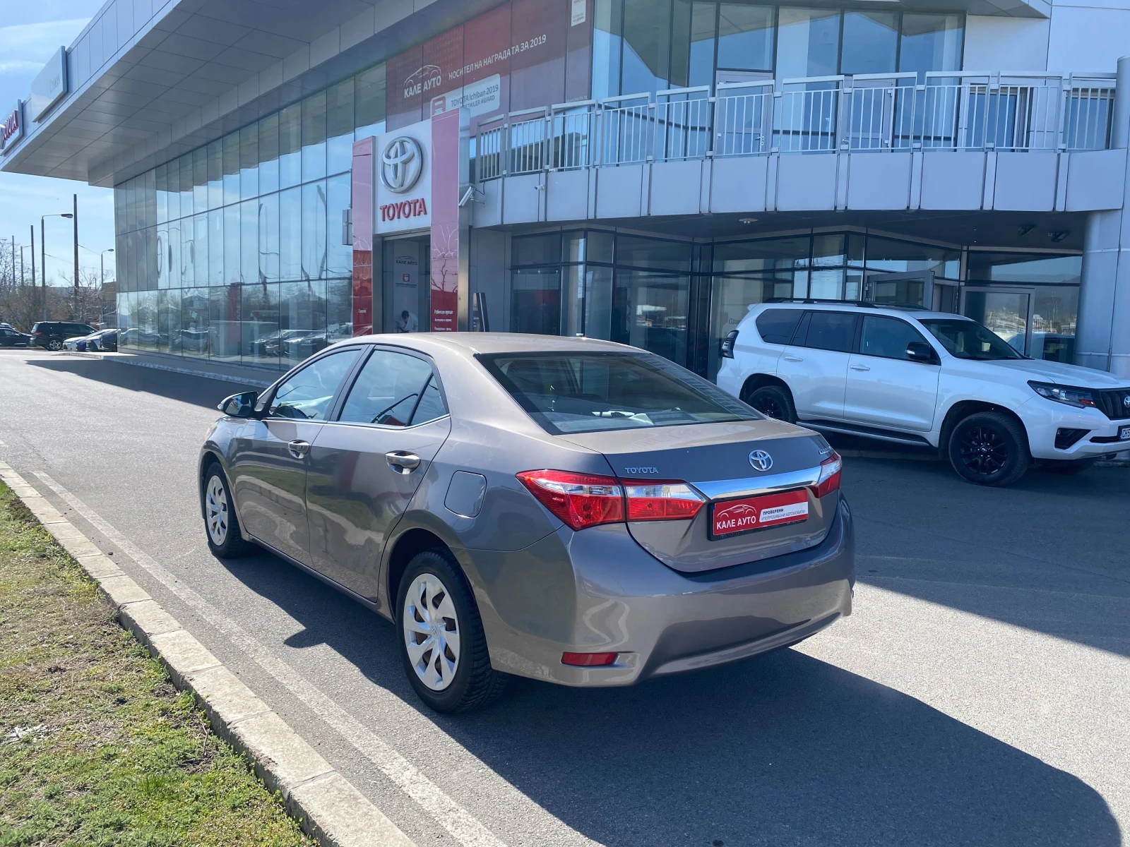 Toyota Corolla 1.6 AT , снимка 6 - Автомобили и джипове - 53805207