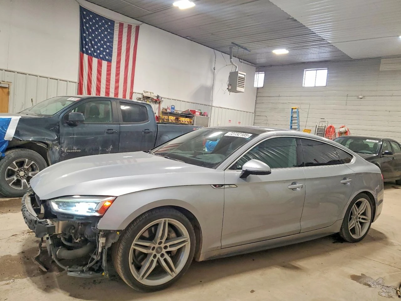 Audi A5 * SLINE* PRESTIGE* KEYLESS* КАМЕРА* ШИБИДАХ* КОЖА*, снимка 2 - Автомобили и джипове - 53946879