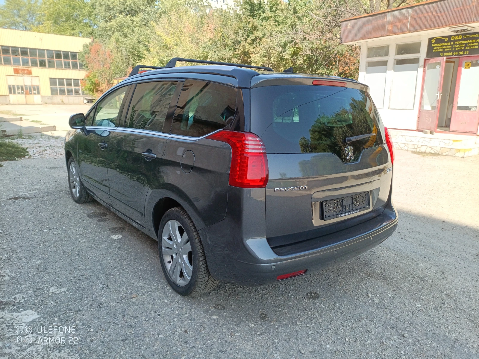Peugeot 5008 1.6 Panorama, снимка 5 - Автомобили и джипове - 54236637