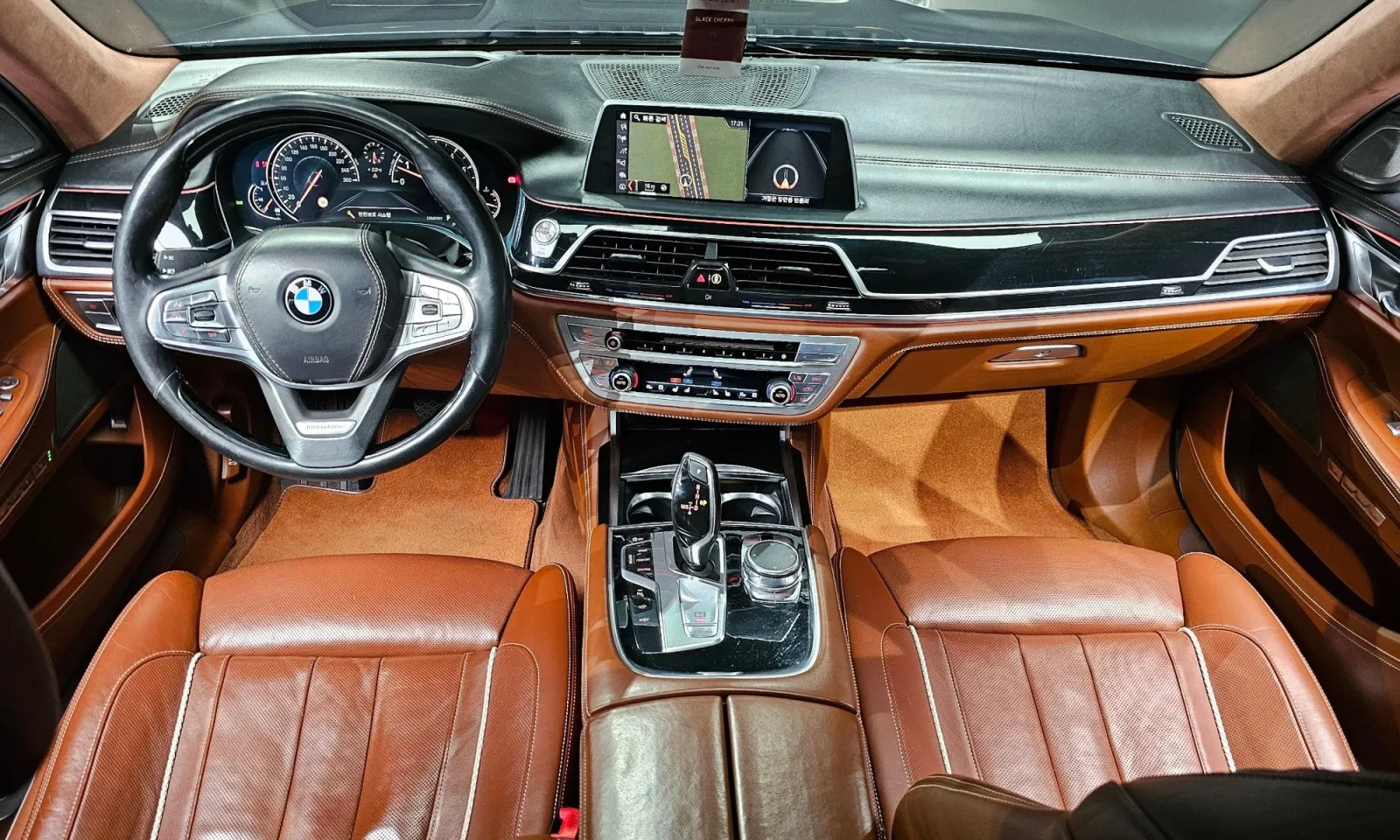 BMW 750 Li xDrive* INDIVIDUAL* DIGITAL* ОБДУХВАНЕ* 360 КАМ, снимка 7 - Автомобили и джипове - 54461438