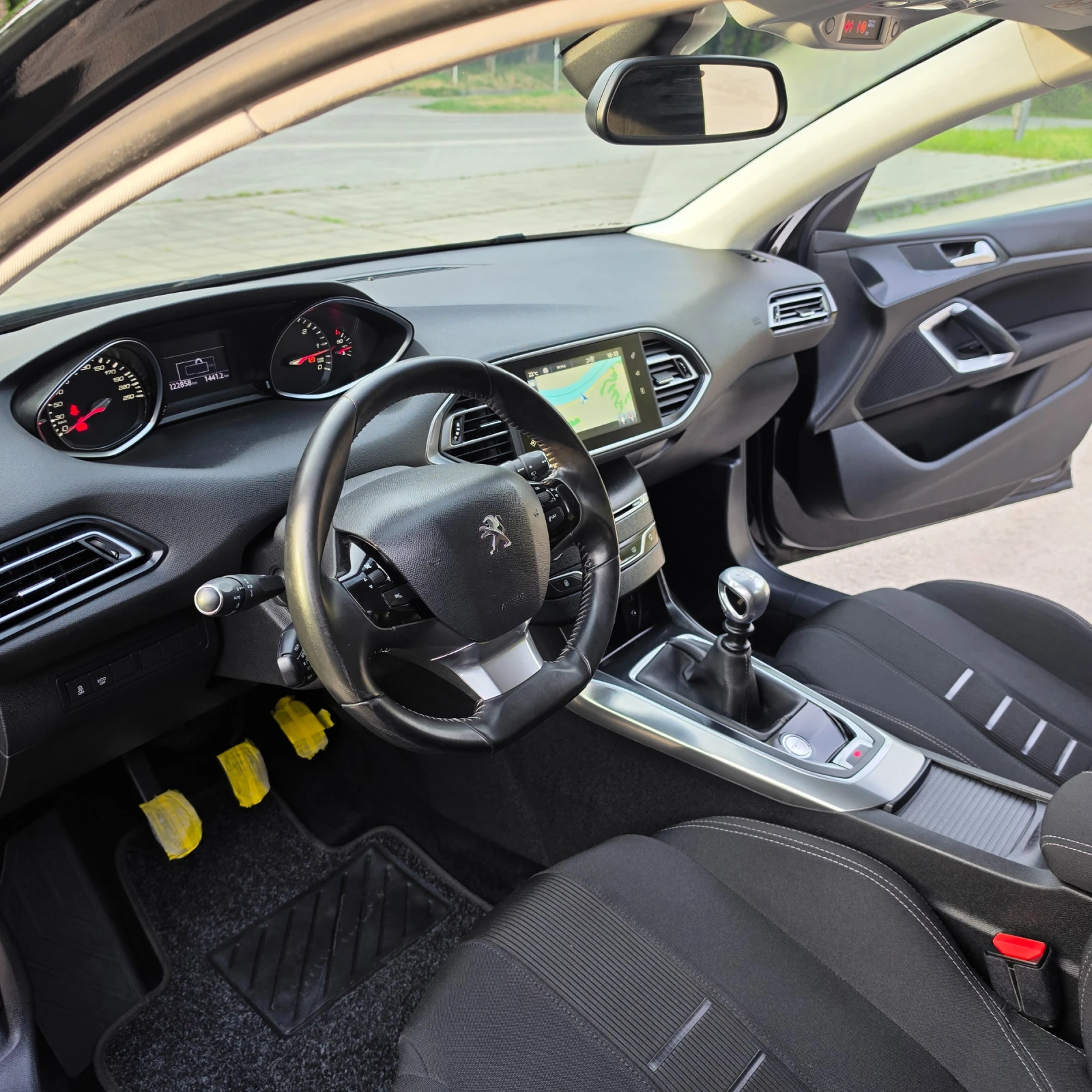Peugeot 308 1.6HDI FULL, снимка 7 - Автомобили и джипове - 54624083