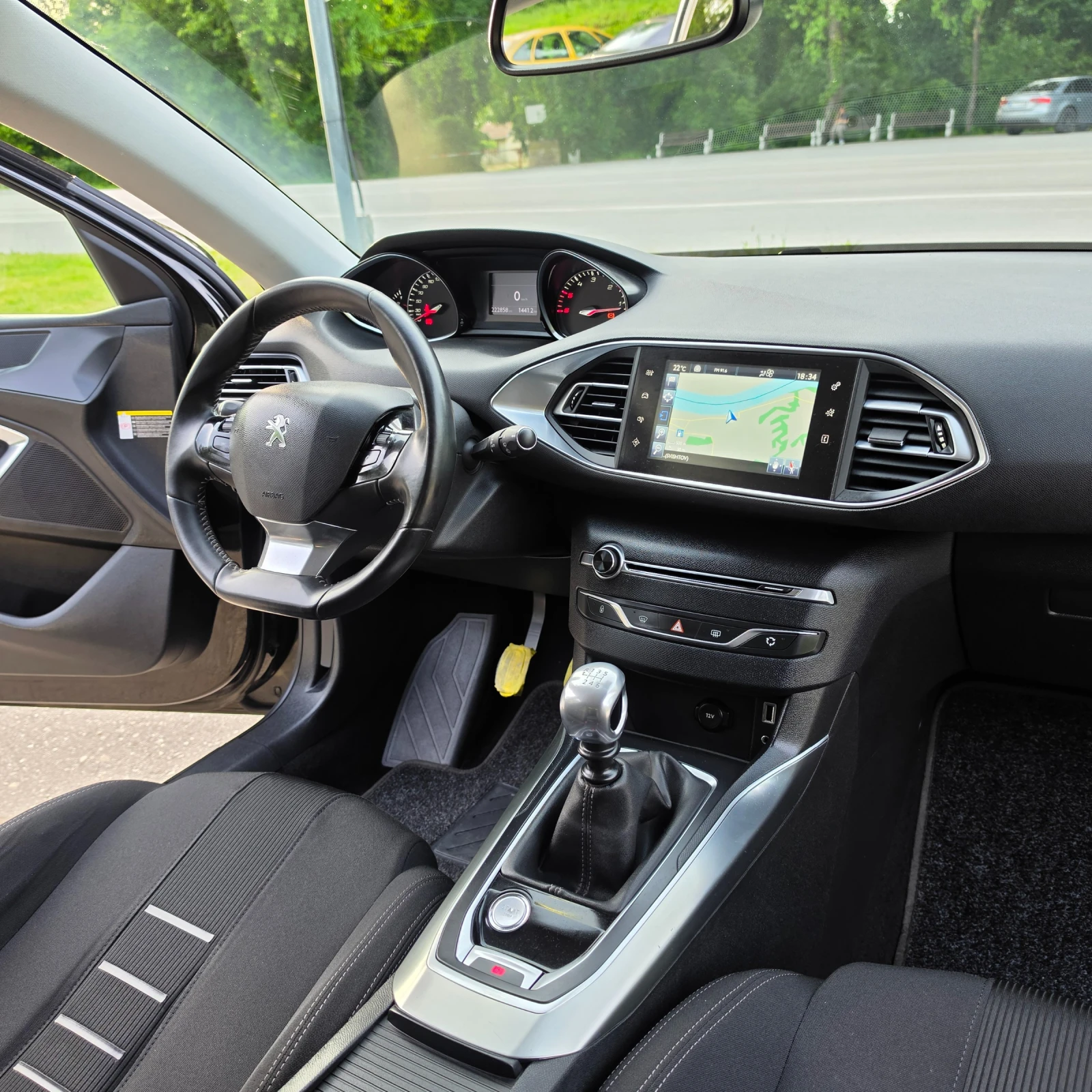 Peugeot 308 1.6HDI FULL, снимка 5 - Автомобили и джипове - 54624083
