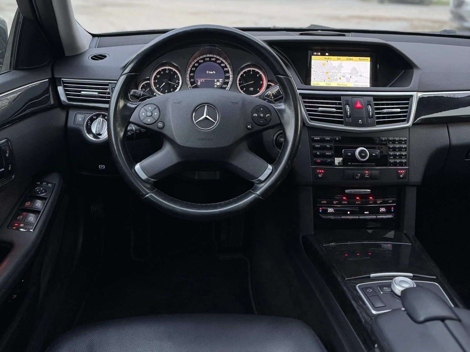 Mercedes-Benz E 350 CDI * AVANTGARDE * Bi-Xenon * Нави * Шибедах , снимка 10 - Автомобили и джипове - 54712378