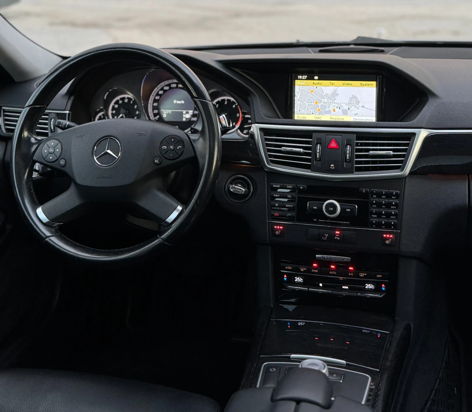 Mercedes-Benz E 350 CDI * AVANTGARDE * Bi-Xenon * Нави * Шибедах , снимка 2 - Автомобили и джипове - 54712378