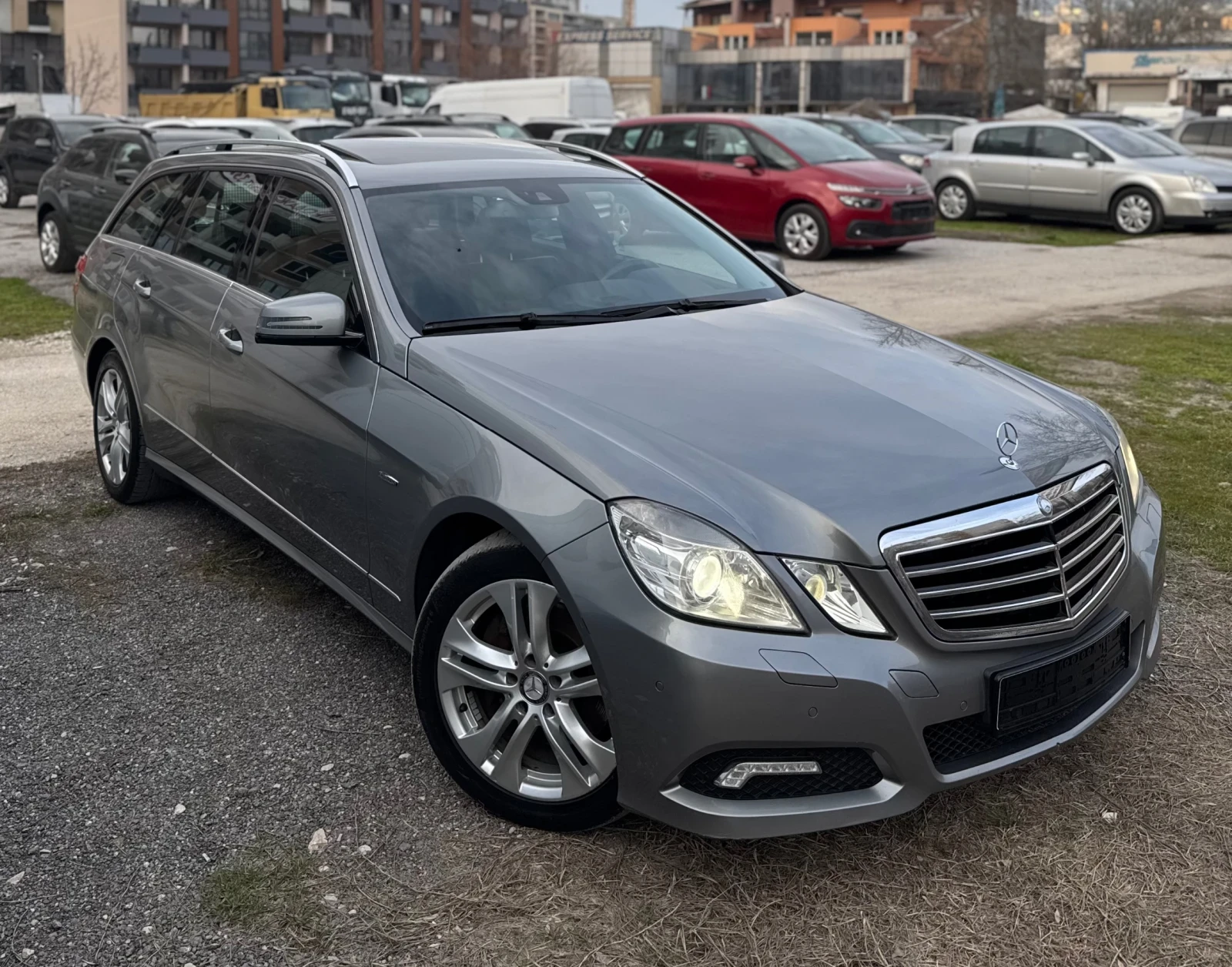 Mercedes-Benz E 350 CDI * AVANTGARDE * Bi-Xenon * Нави * Шибедах 