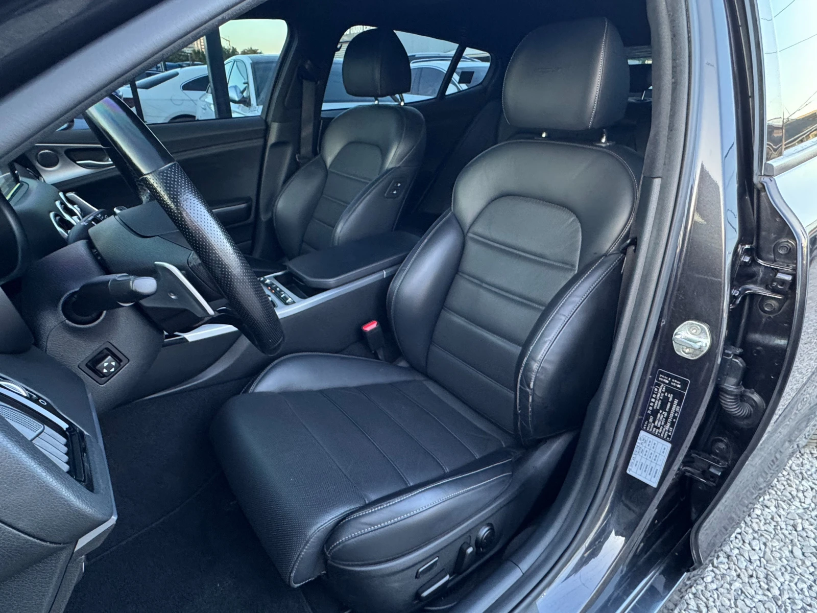 Kia Stinger 3.3 Turbo AWD ! GT !, снимка 7 - Автомобили и джипове - 55031429