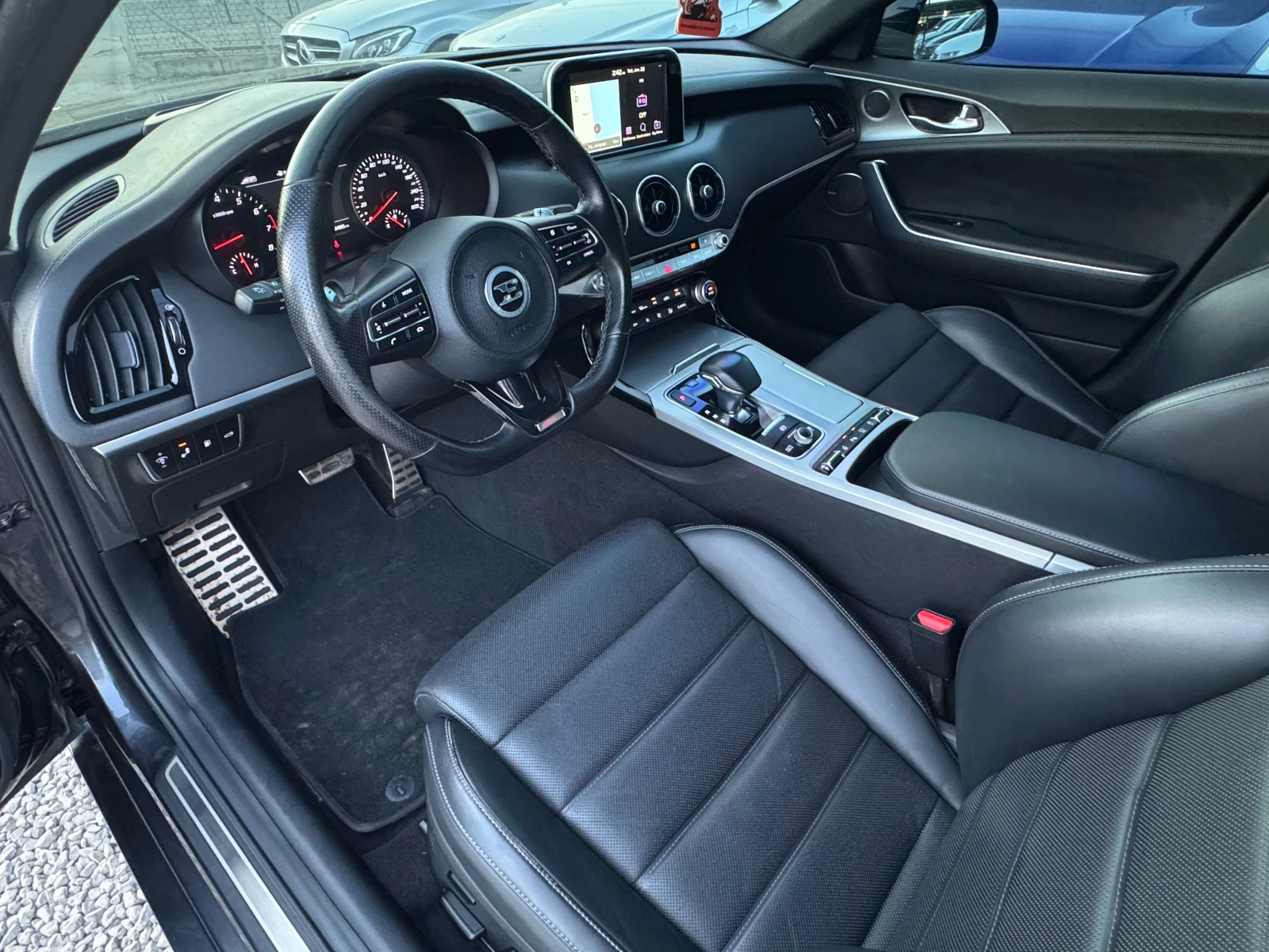 Kia Stinger 3.3 Turbo AWD ! GT !, снимка 8 - Автомобили и джипове - 55031429