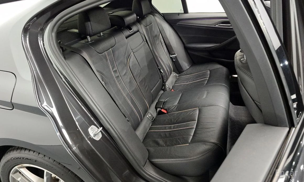 BMW 530, снимка 12 - Автомобили и джипове - 55401869