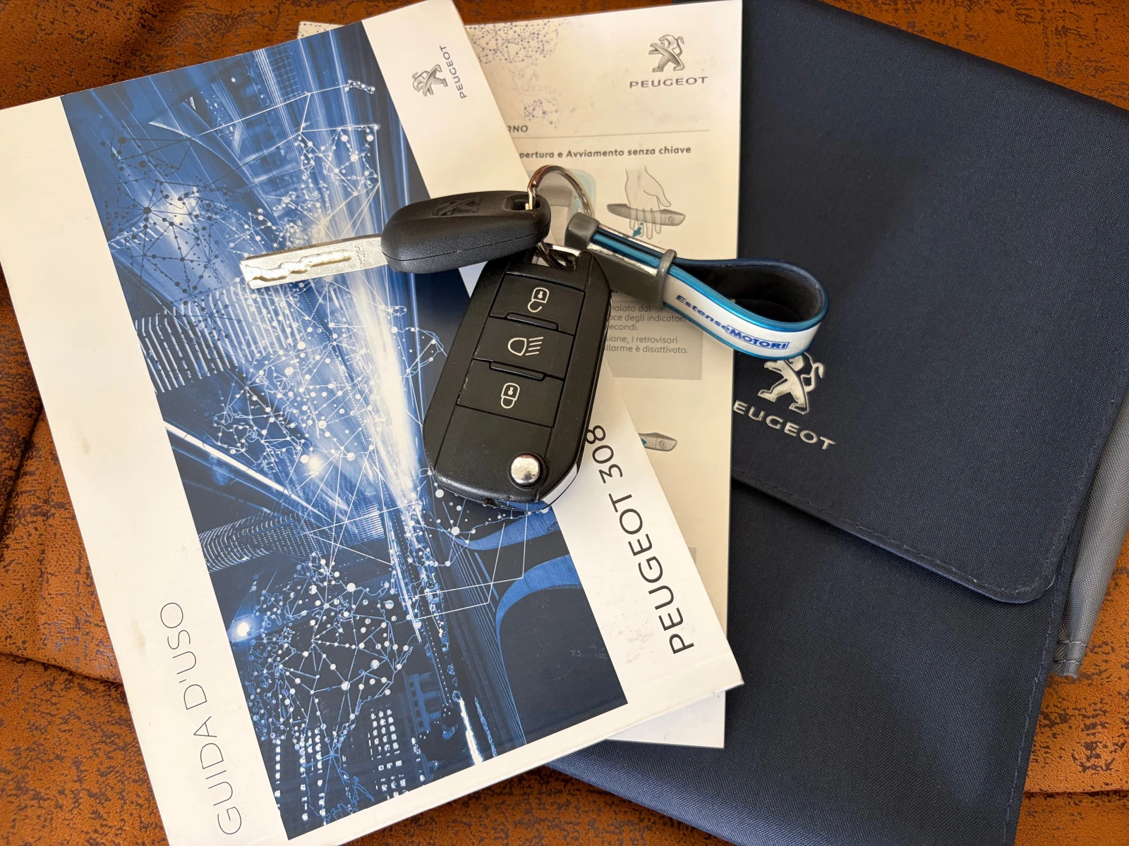 Peugeot 308 1.6BLUEHDI 120 SeS EAT6 AUTOMATIC , снимка 17 - Автомобили и джипове - 55429868