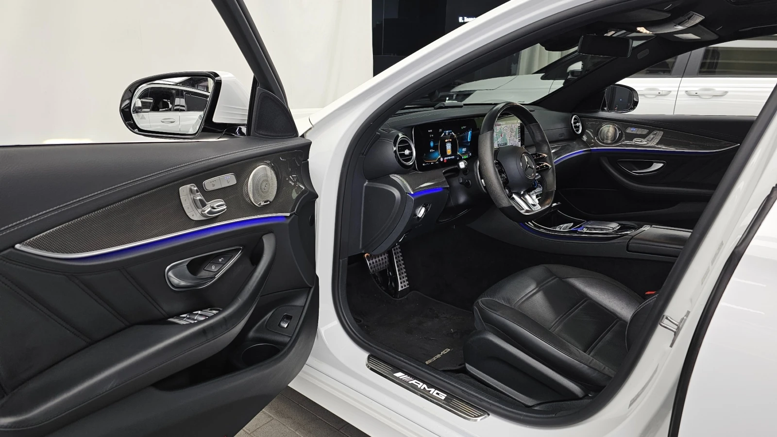 Mercedes-Benz E 53 AMG 4MATIC+ , снимка 10 - Автомобили и джипове - 55435507