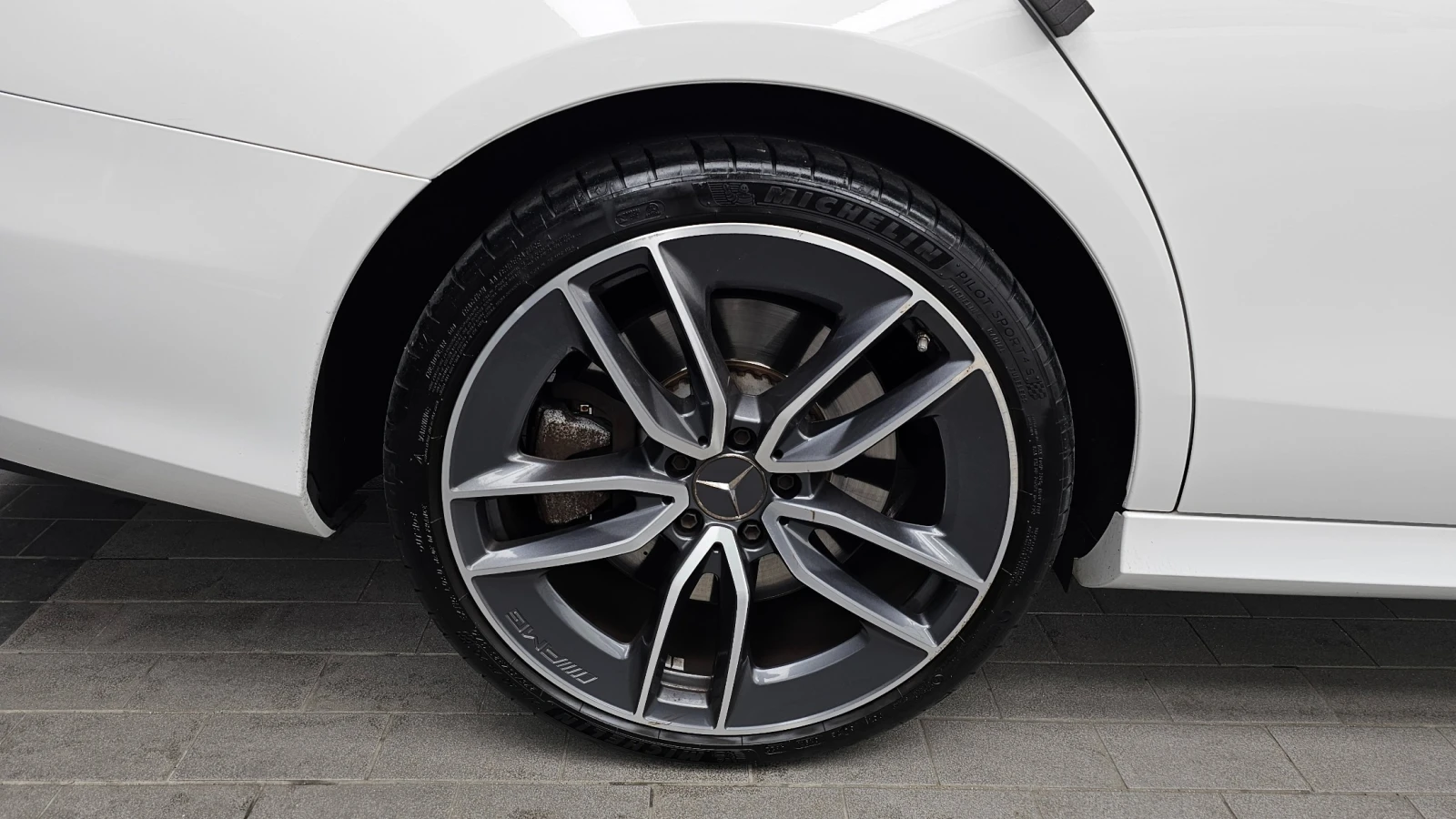 Mercedes-Benz E 53 AMG 4MATIC+ , снимка 5 - Автомобили и джипове - 55435507