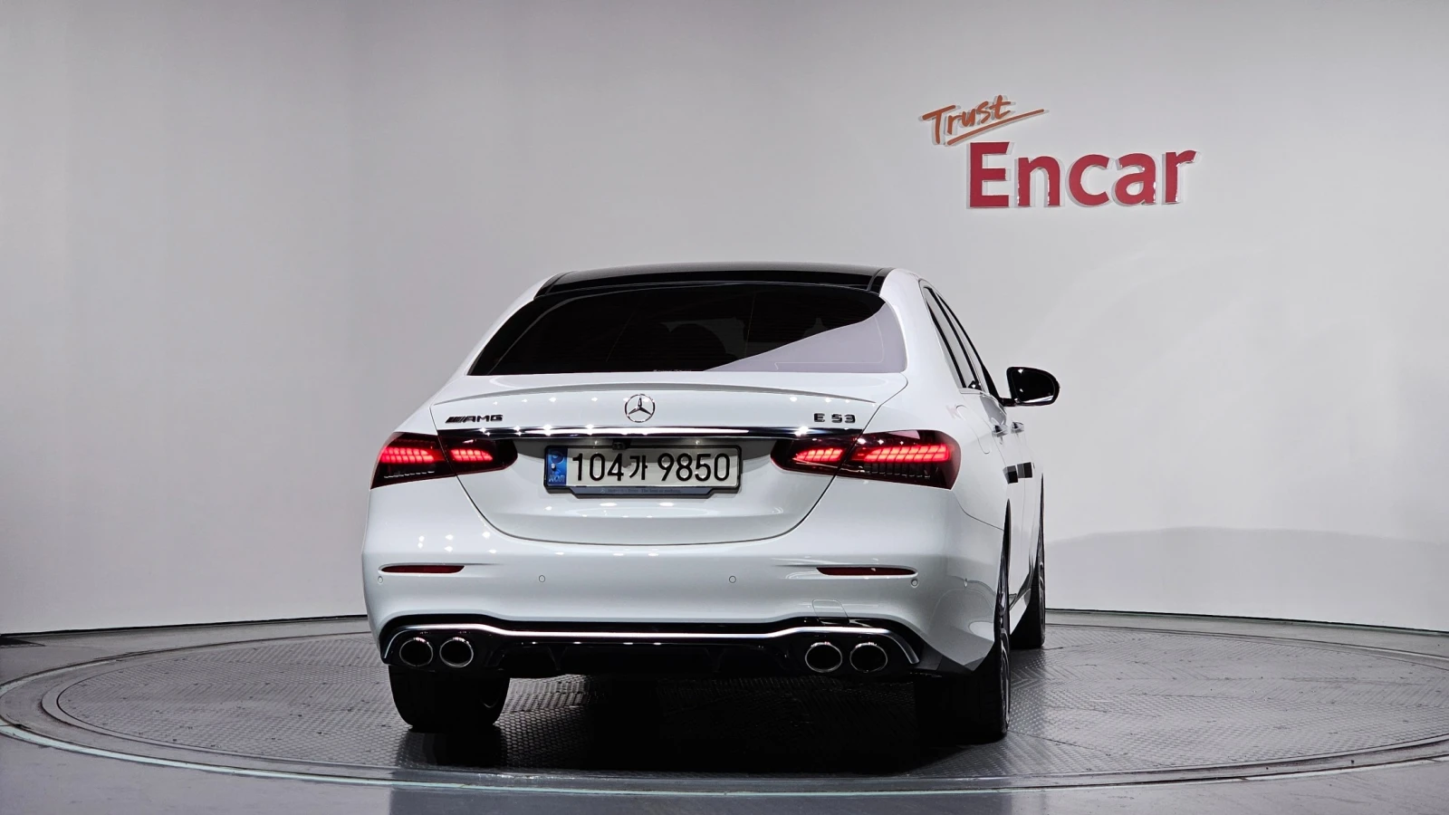 Mercedes-Benz E 53 AMG 4MATIC+ , снимка 4 - Автомобили и джипове - 55435507
