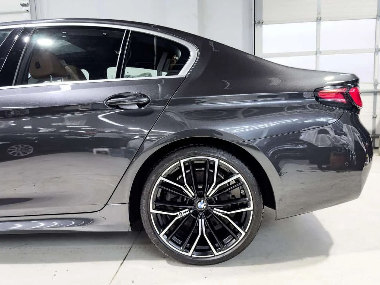BMW 540 * CARFAX * HARMAN CARDON * 360 CAMERA * PANO, снимка 8 - Автомобили и джипове - 55612633