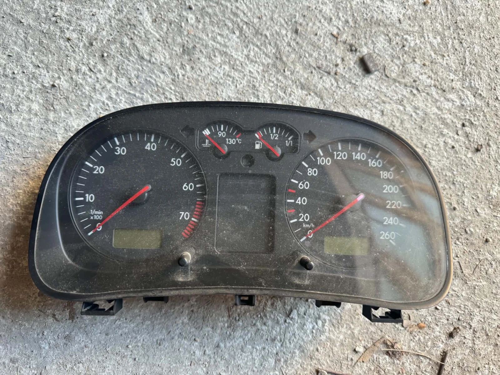 VW Bora 1.6i, снимка 5 - Автомобили и джипове - 55803383