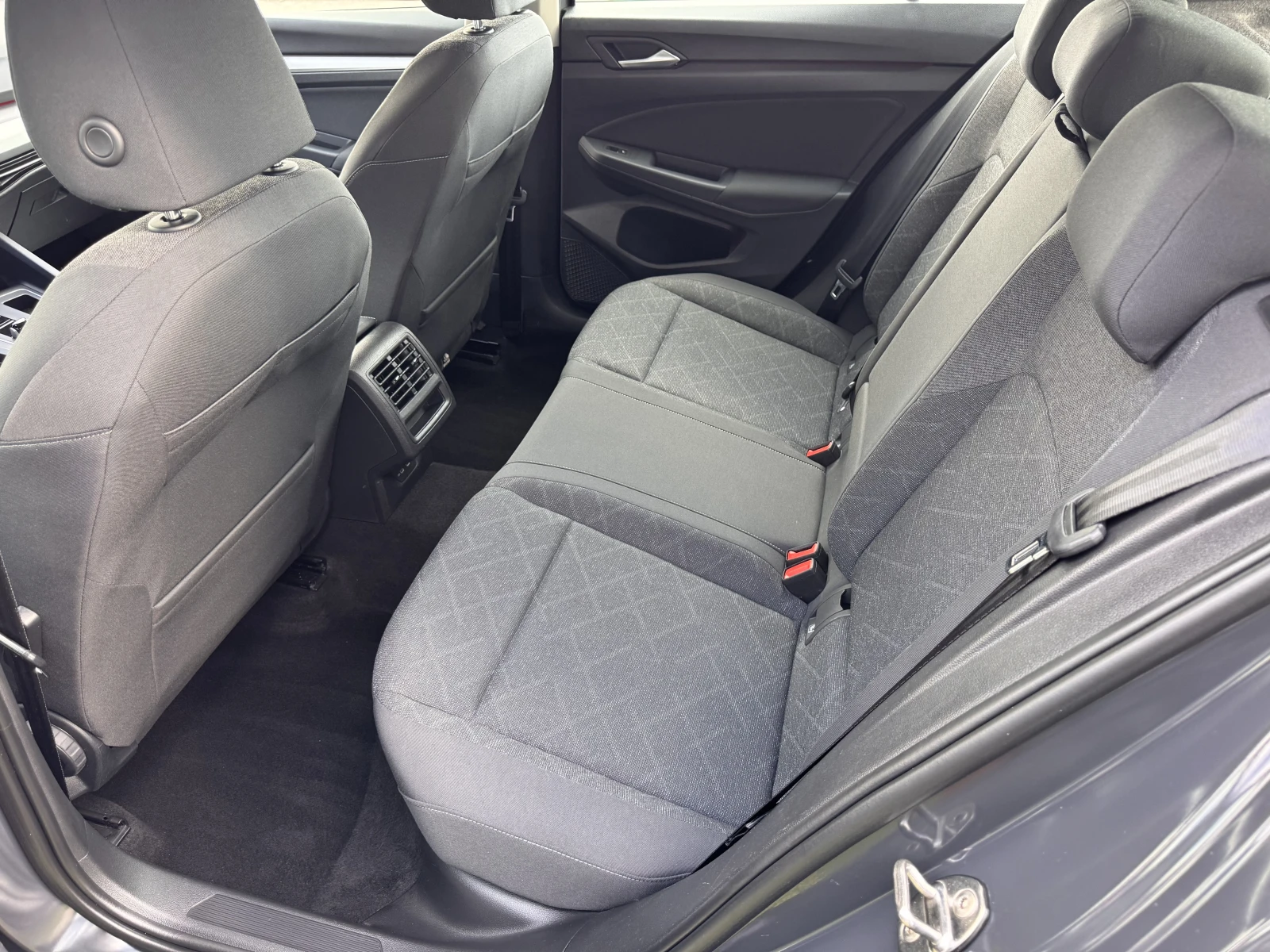 VW Golf Life/1.5e-TSI/150k.c./7AT/Гаранция, снимка 10 - Автомобили и джипове - 56233404