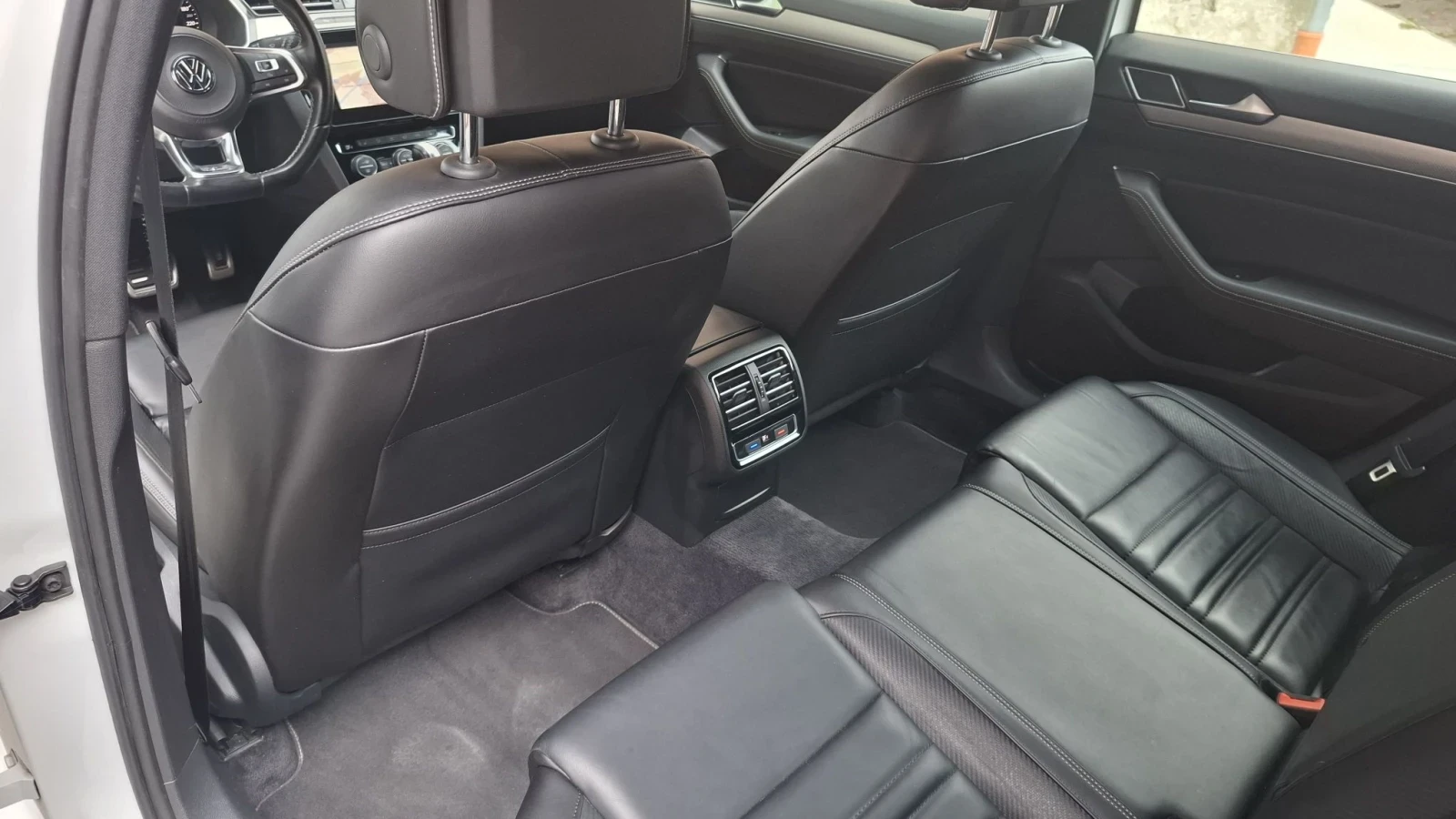 VW Passat 2.0tdi r line , снимка 12 - Автомобили и джипове - 56274376