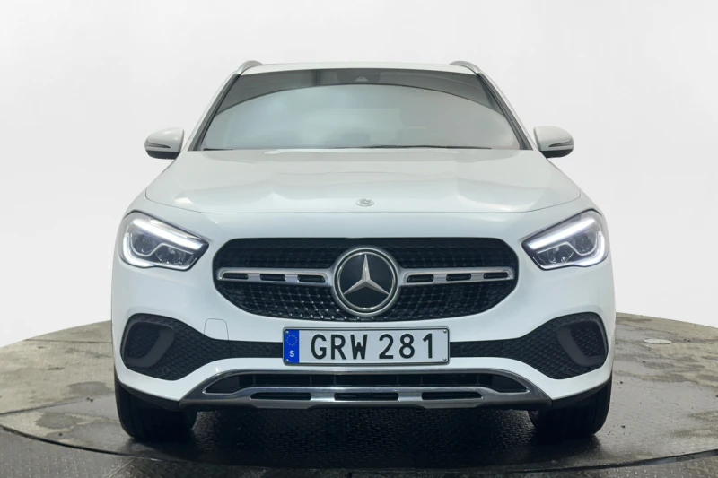 Mercedes-Benz GLA 200 d Navi* Cam* Cocpit LED* Кожа* Подгрев* , снимка 2 - Автомобили и джипове - 48888641