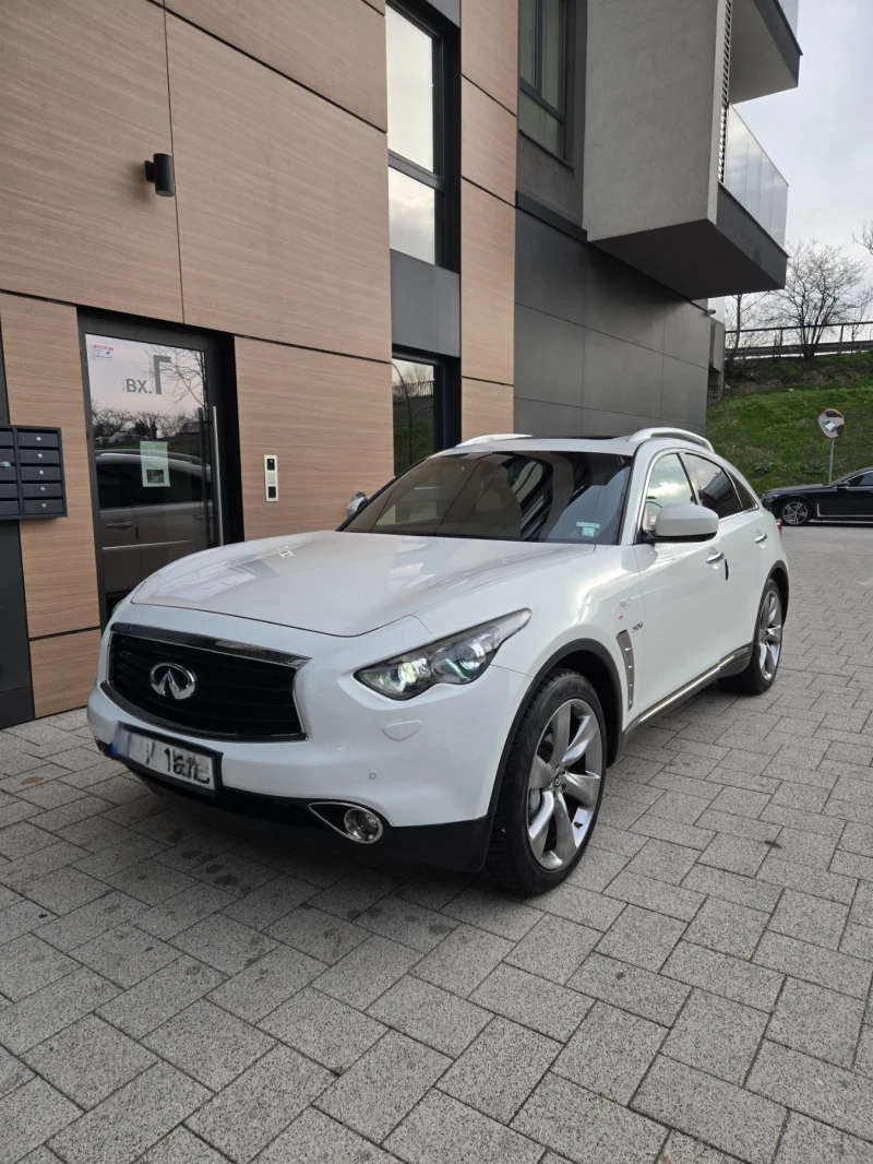 Infiniti QX70, снимка 1 - Автомобили и джипове - 49537506