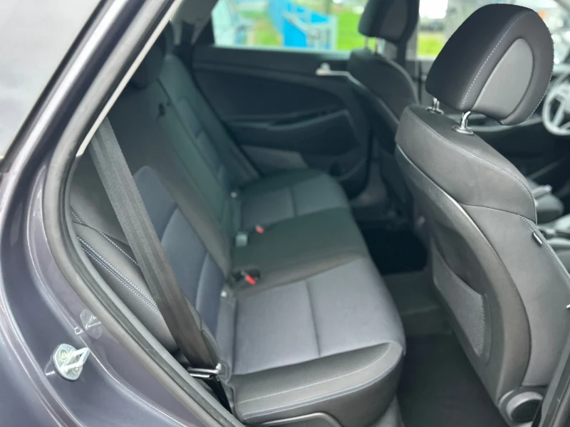 Hyundai Tucson CRDI, снимка 11 - Автомобили и джипове - 52815611