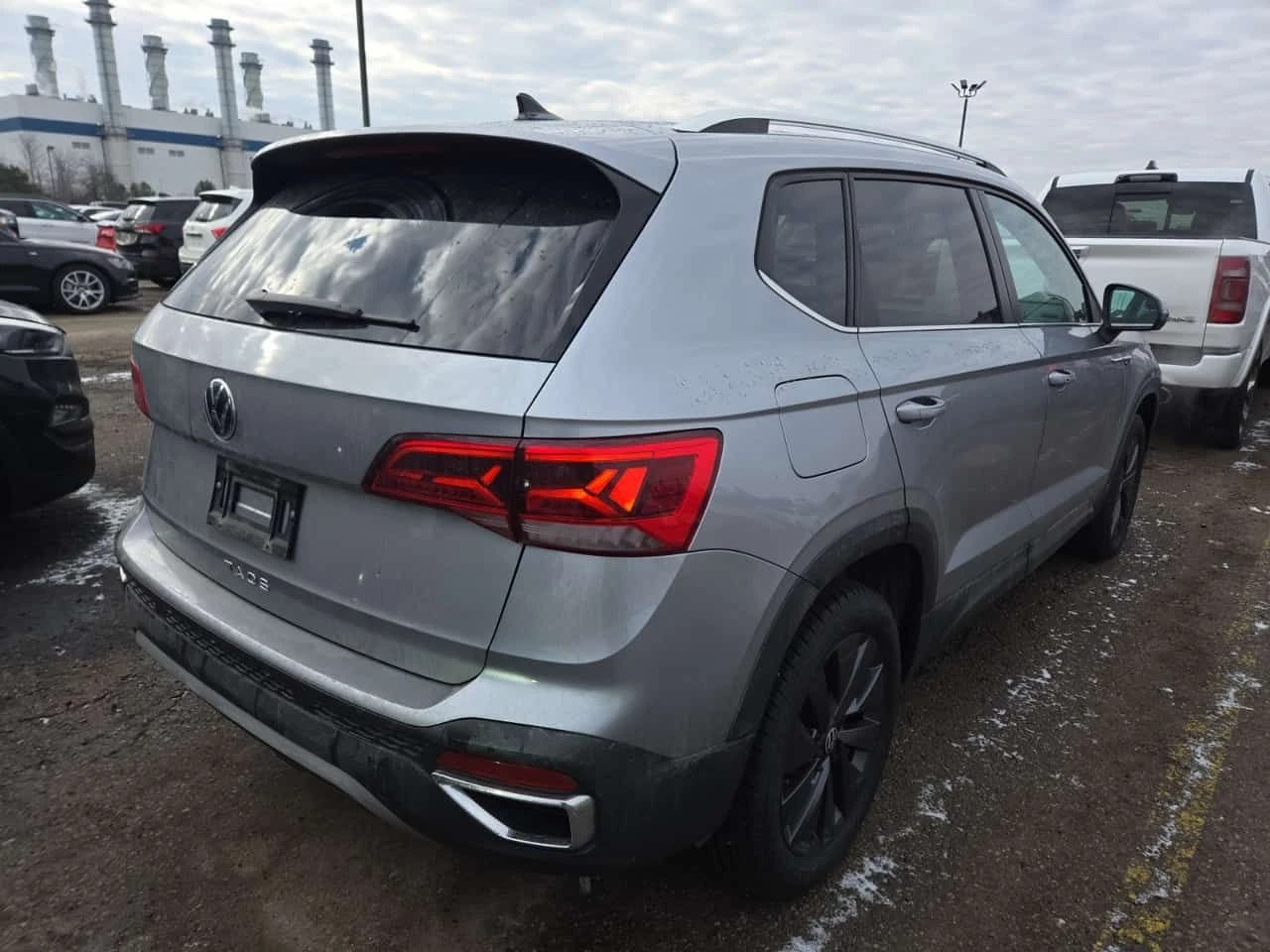 VW Taos * COMFORTLINE * ПОДГРЕВ* ПАНОРАМА* , снимка 3 - Автомобили и джипове - 54032456