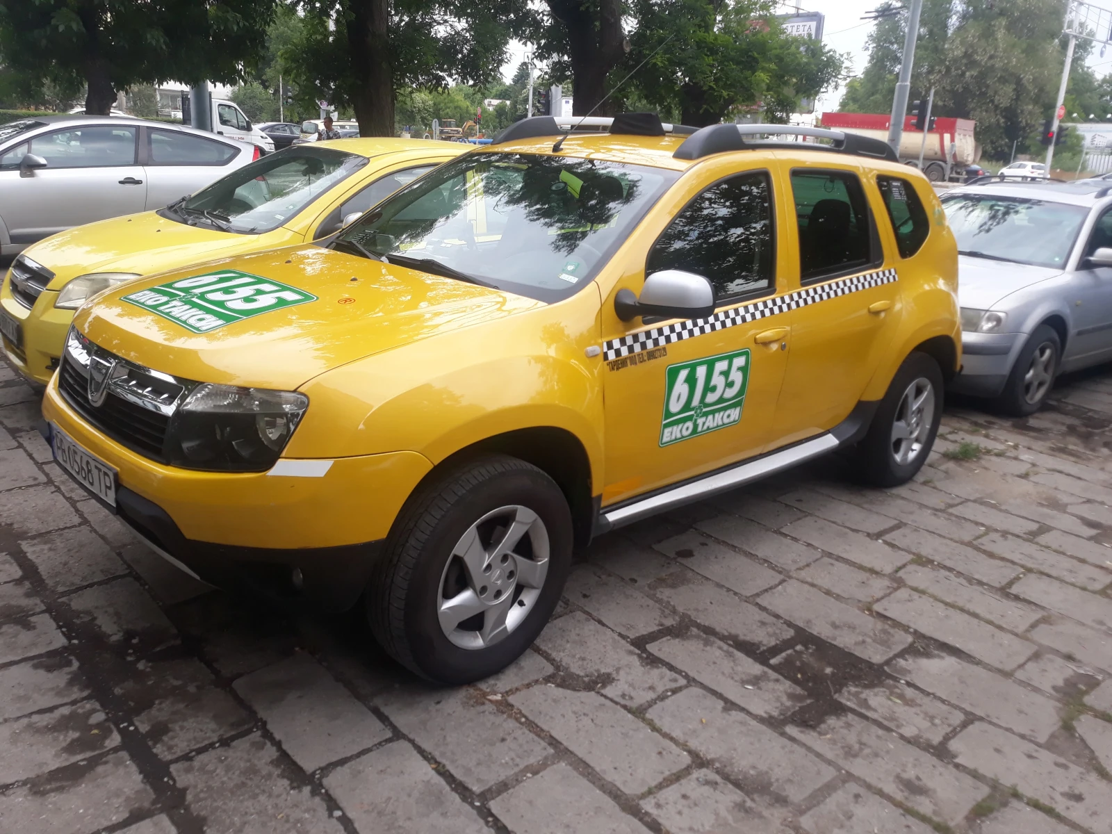 Dacia Duster, снимка 2 - Автомобили и джипове - 54876402