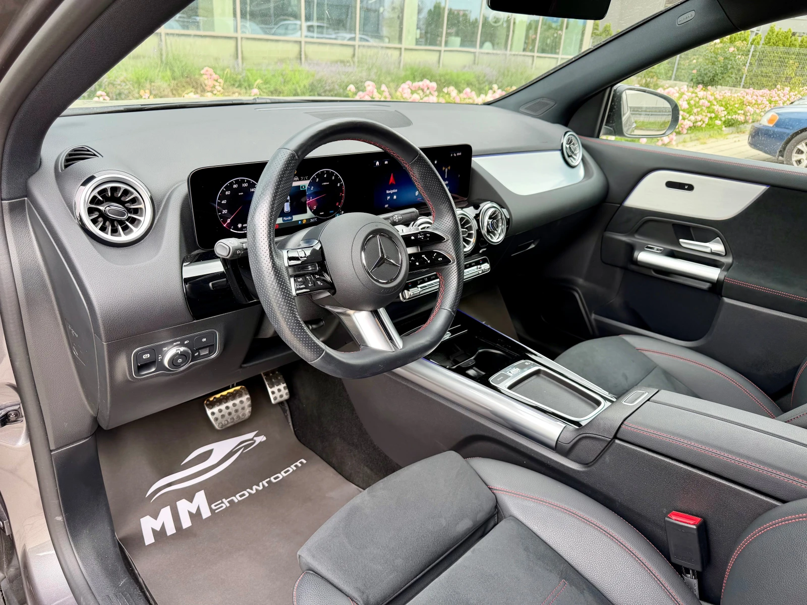 Mercedes-Benz GLA 220 AMG-4MATIC-ДИСТРОНИК-KEY-GO-ПОДГРЕВ, снимка 9 - Автомобили и джипове - 55076460