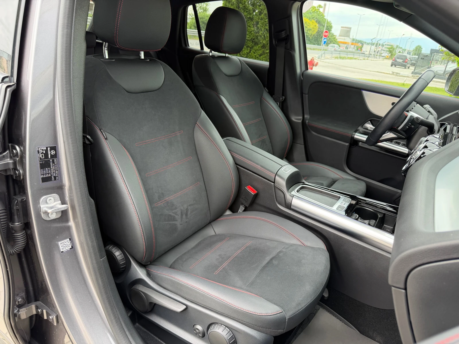 Mercedes-Benz GLA 220 AMG-4MATIC-ДИСТРОНИК-KEY-GO-ПОДГРЕВ, снимка 13 - Автомобили и джипове - 55076460