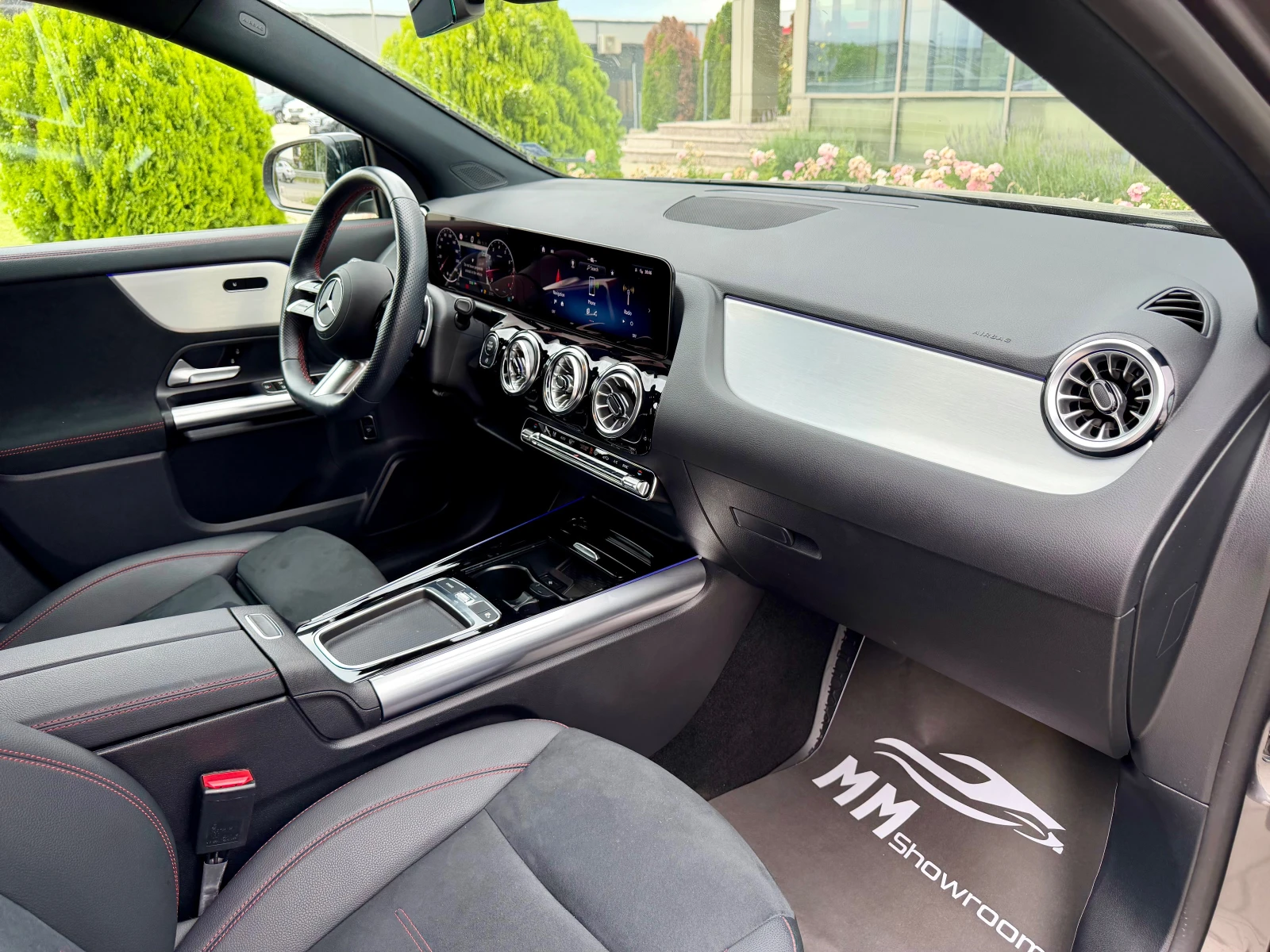 Mercedes-Benz GLA 220 AMG-4MATIC-ДИСТРОНИК-KEY-GO-ПОДГРЕВ, снимка 12 - Автомобили и джипове - 55076460