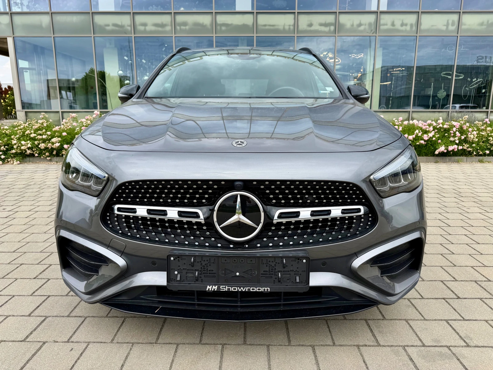 Mercedes-Benz GLA 220 AMG-4MATIC-ДИСТРОНИК-KEY-GO-ПОДГРЕВ, снимка 2 - Автомобили и джипове - 55076460