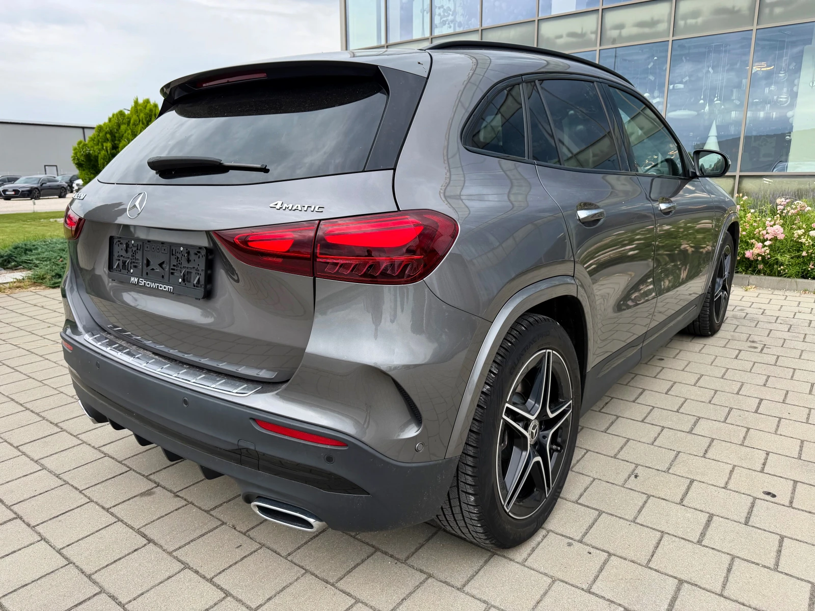 Mercedes-Benz GLA 220 AMG-4MATIC-ДИСТРОНИК-KEY-GO-ПОДГРЕВ, снимка 5 - Автомобили и джипове - 55076460