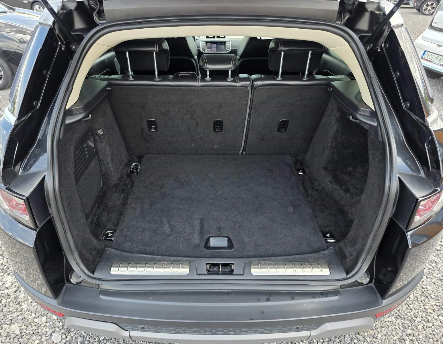Land Rover Range Rover Evoque 2.2sd4/190k.c/AWD/Automatic, снимка 13 - Автомобили и джипове - 55217025