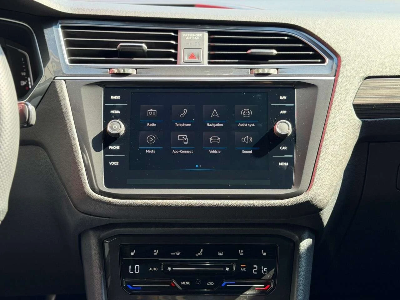 VW Tiguan 2.0T / БЕЗ УДАРИ / ПАНО / АВТОКРЕДИТ, снимка 16 - Автомобили и джипове - 55803872