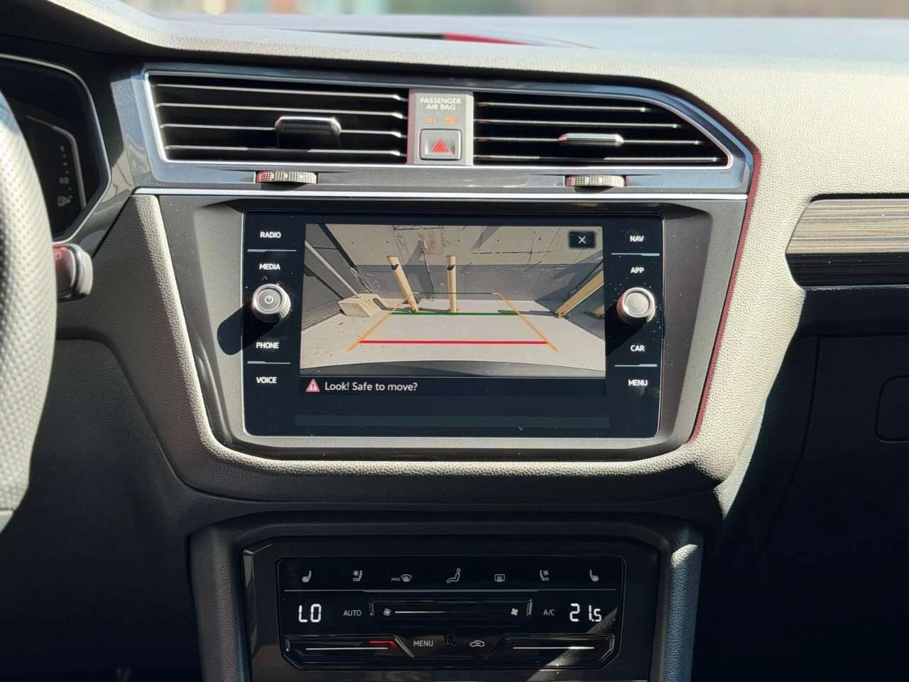 VW Tiguan 2.0T / БЕЗ УДАРИ / ПАНО / АВТОКРЕДИТ, снимка 17 - Автомобили и джипове - 55803872