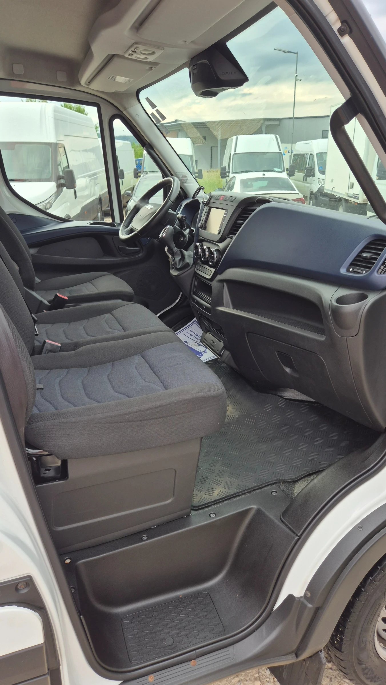 Iveco Daily 35s16* ХЛАДИЛЕН* HI-MATIC* КЛИМА* , снимка 11 - Бусове и автобуси - 54626536