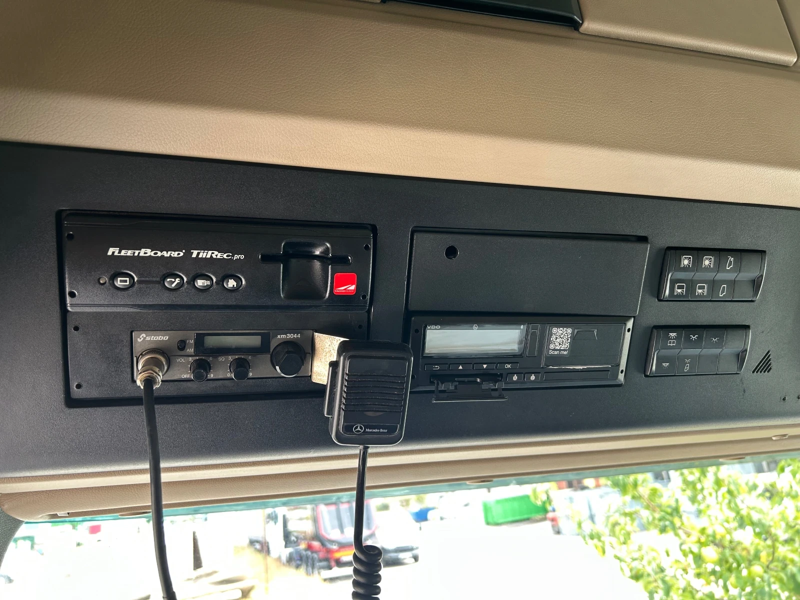 Mercedes-Benz Actros Мега, снимка 6 - Камиони - 56081304