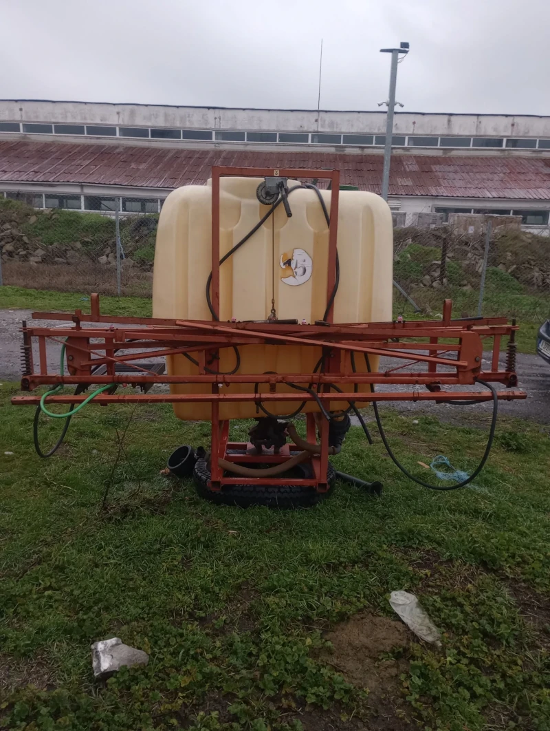 Самоходна пръскачка Друга марка, снимка 3 - Селскостопанска техника - 53598013