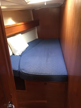 Ветроходна лодка Jeanneau 49i, снимка 10