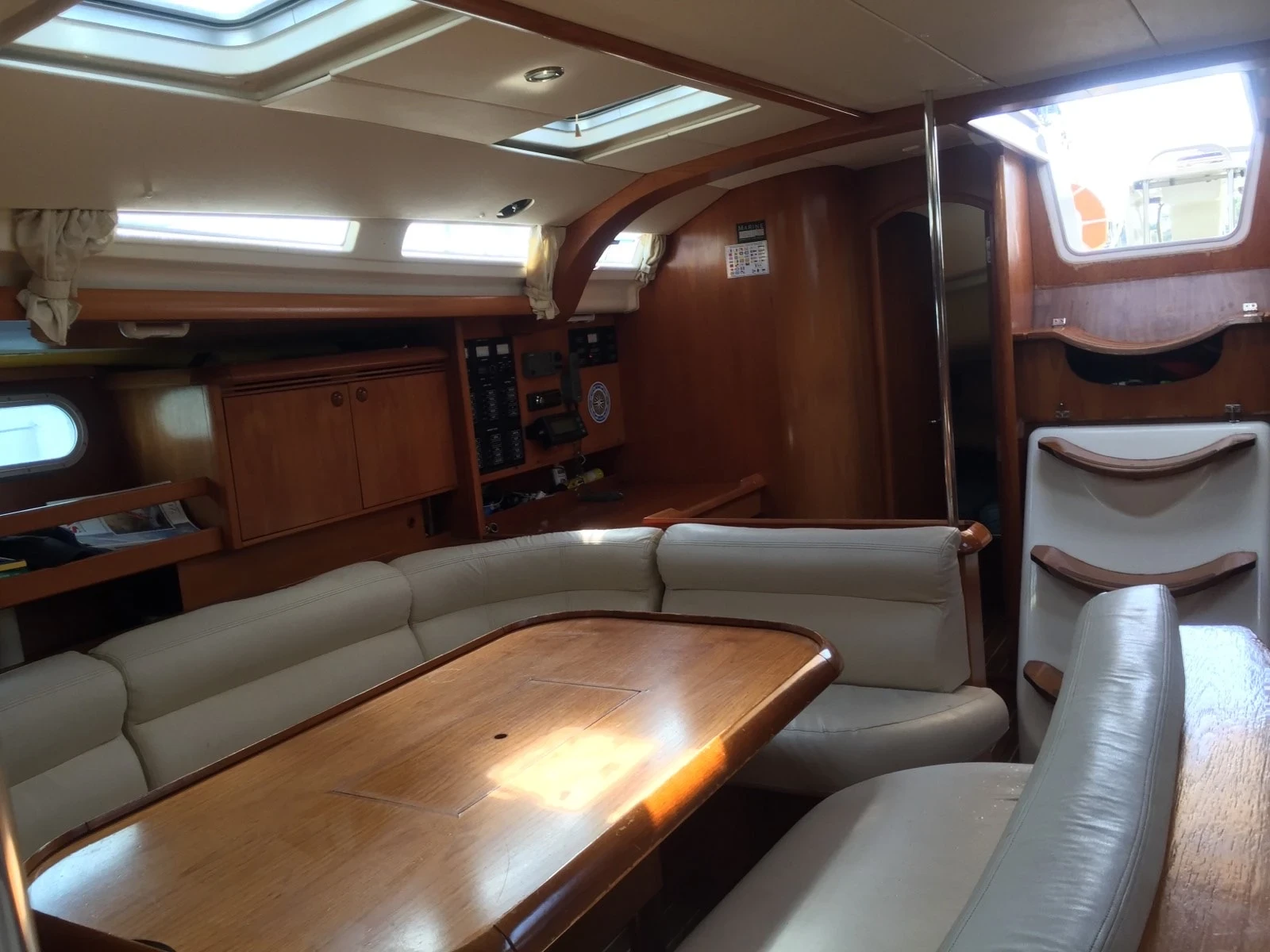 Ветроходна лодка Jeanneau 49i - изображение 6