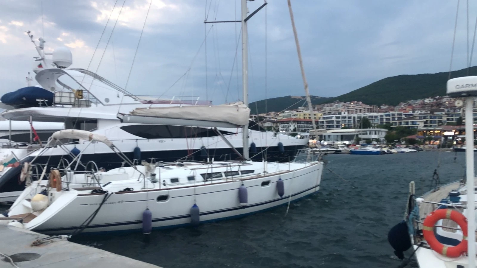   Jeanneau 49i | Mobile.bg   16