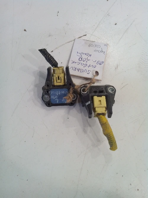 Краш сензор за Субару Аутбек 2.0D предни (ляв и десен)