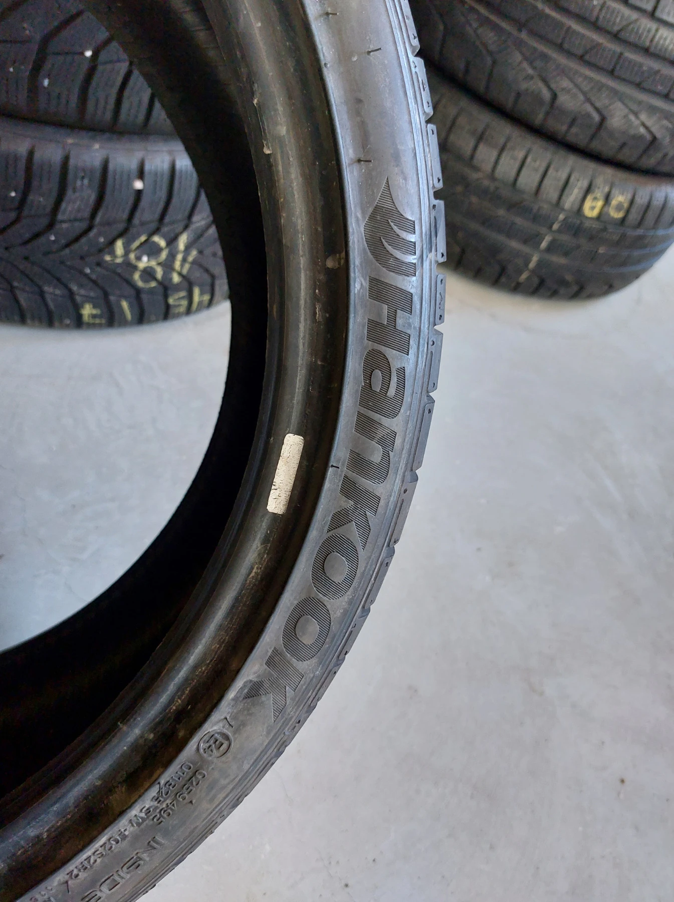 ���� 235/35R19 | Mobile.bg � ����������� 3