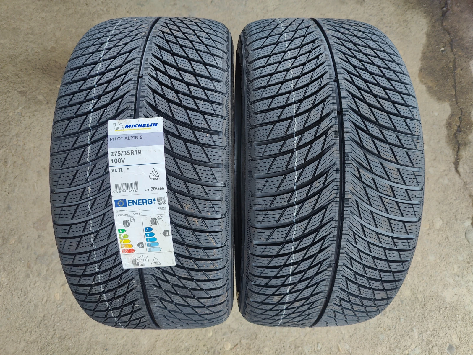 Гуми Зимни 275/35R19