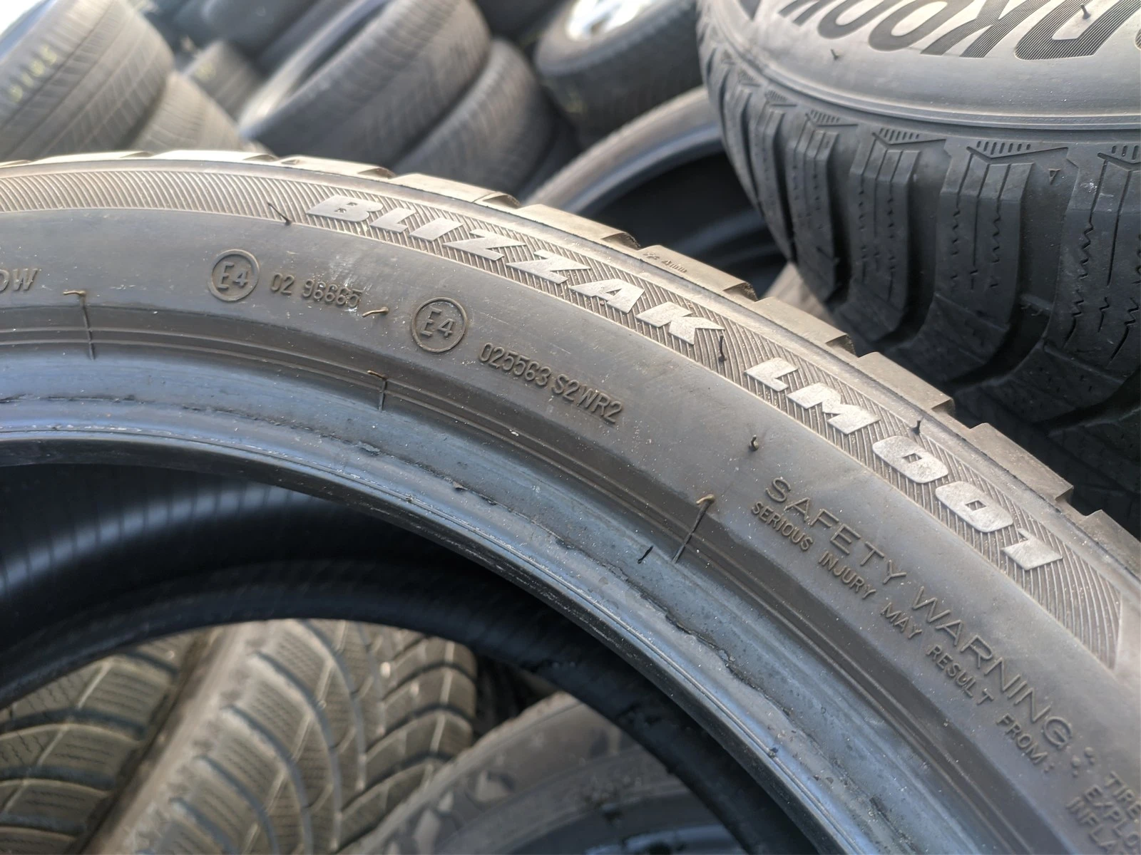 Гуми Зимни 225/45R18, снимка 6 - Гуми и джанти - 56725610