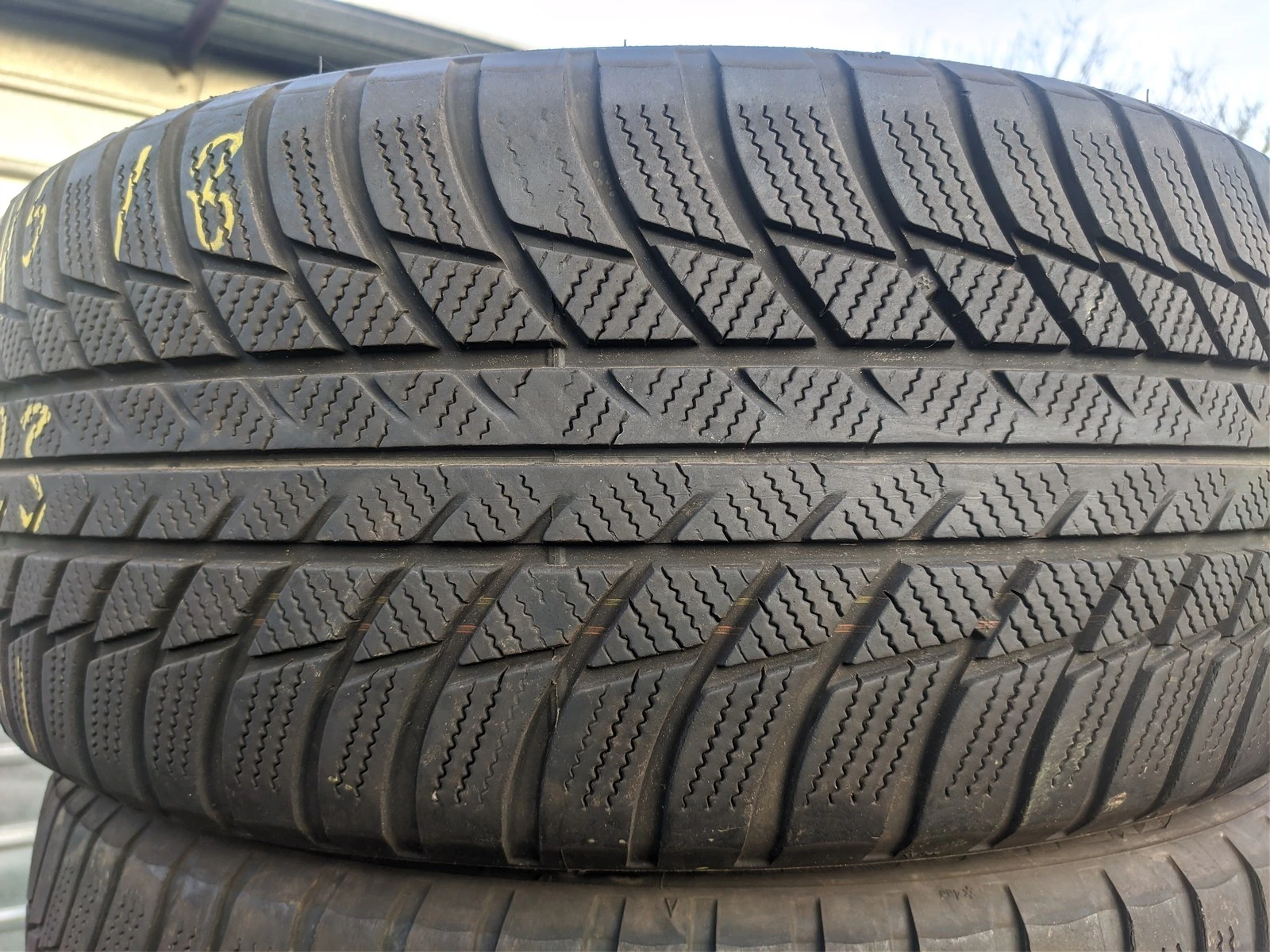 Гуми Зимни 225/45R18