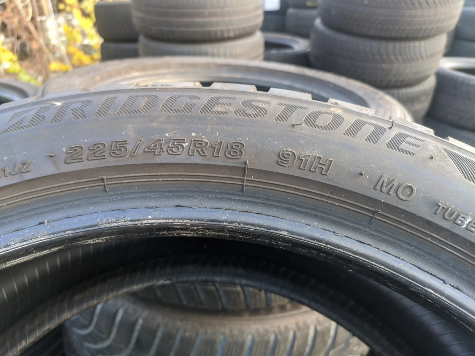 Гуми Зимни 225/45R18, снимка 5 - Гуми и джанти - 56725610